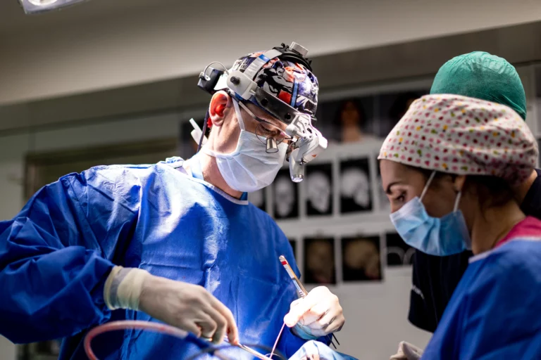 Skullpture surgeons during Orthognathic surgery.